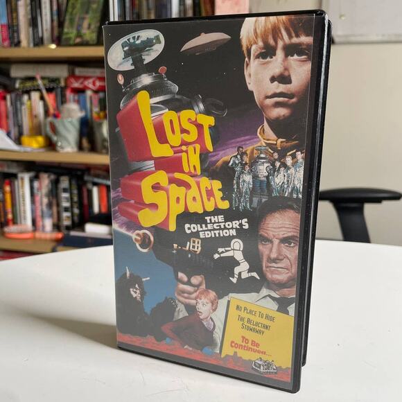 Lost in Space - Ep 1 No Place to Hide/Reluctant Stowaway VHS Collectors Edition - Picture 1 of 5